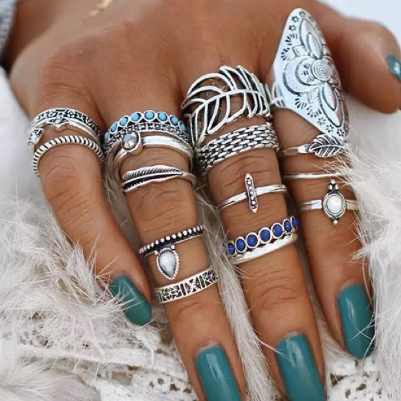 Jewelry - 18pc boho vintage silver ring set